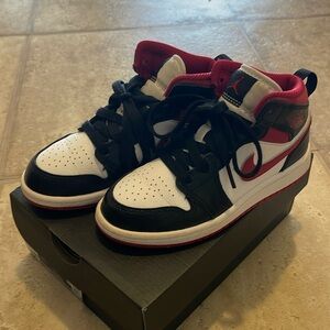 Air Jordan 1 Mid (PS) Kids, size 12, EUC, white / red / black